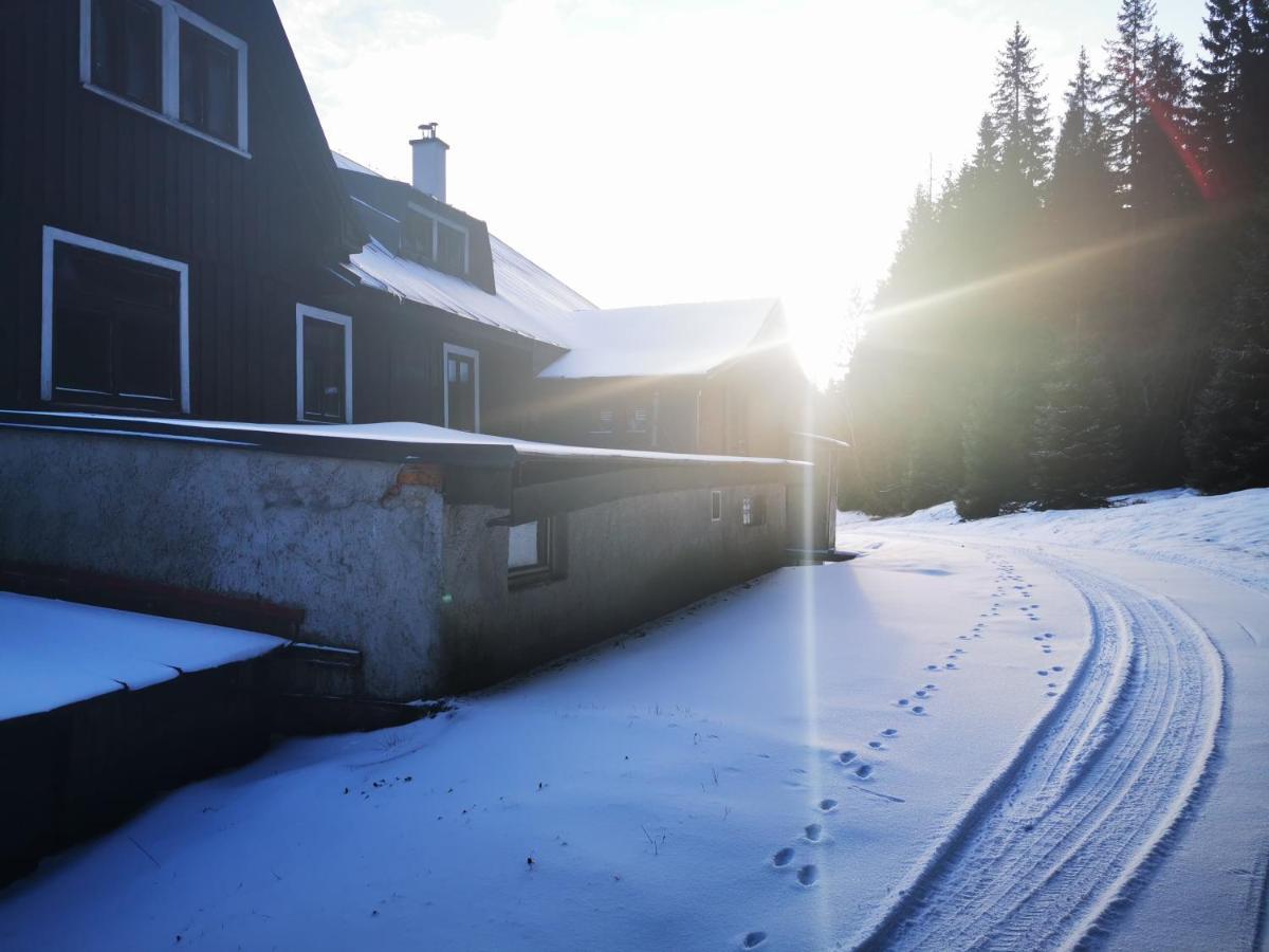 Chata Pod Studnicnou Pec pod Snezkou Bagian luar foto